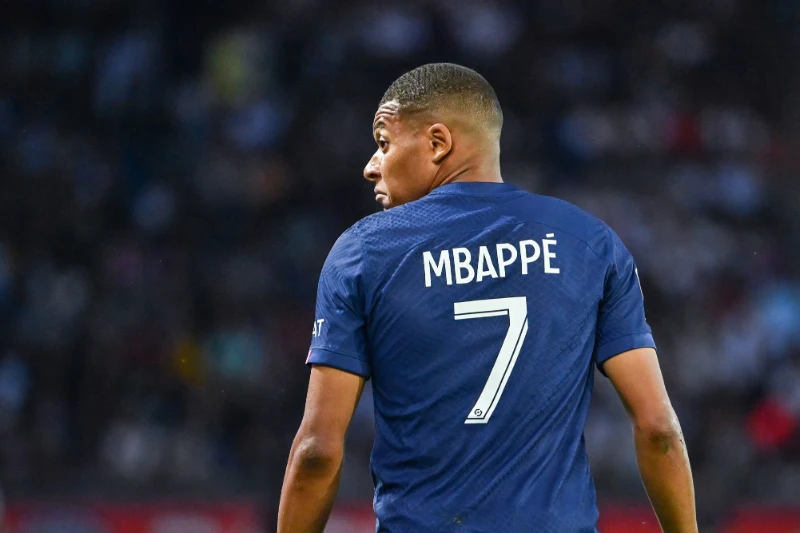 Số áo Mbappe tại câu lạc bộ Paris Saint-Germain